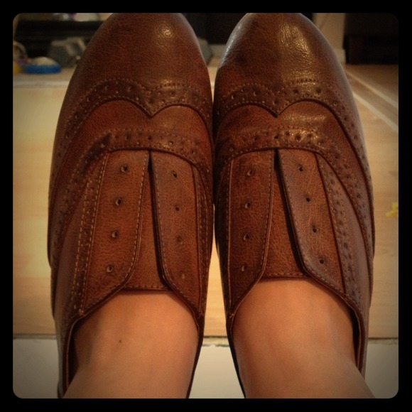 Vintage, no lace flats