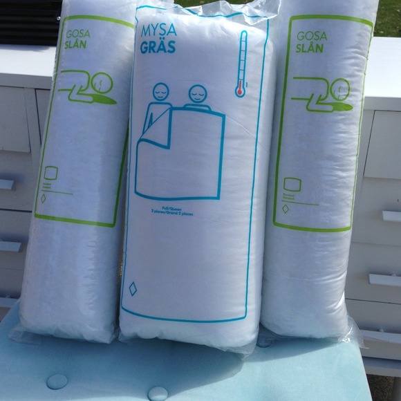 Ikea comforter and 2 pillows