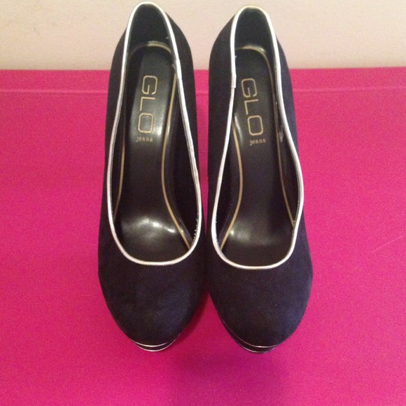 Brand New Black Pumps with Gold Lining