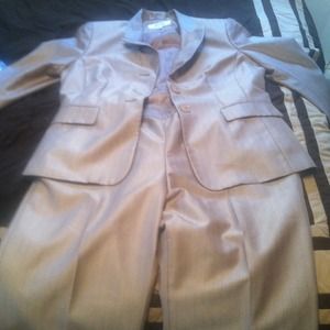 Pants suit