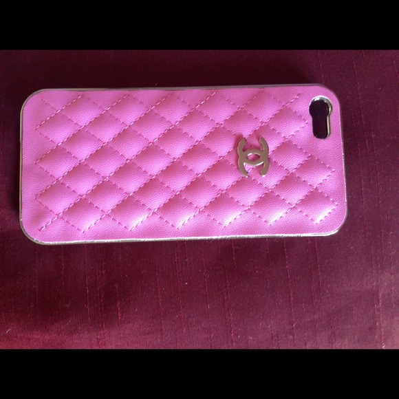 CHANEL Other - never used quilted pink channel iphone 5 case!