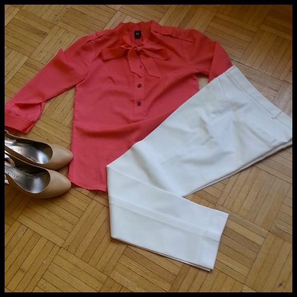 *SOLD* NWOT CLUB MONACO Stark white ankle pants.
