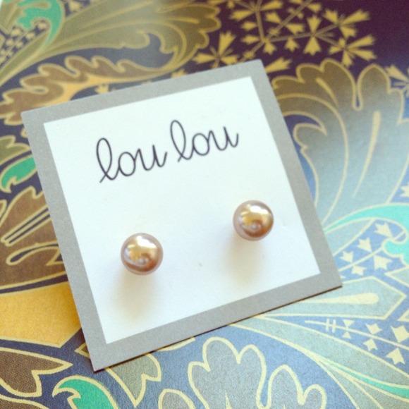 ❌SOLD in Bundle Beige Pearl Earrings.