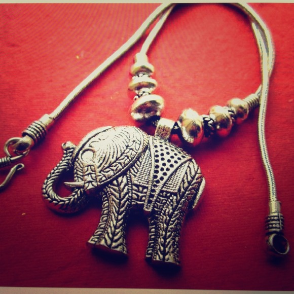 Oxidized elephant silver pendant with chain
