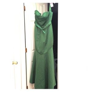 Faviana, emerald green sweetheart top gown