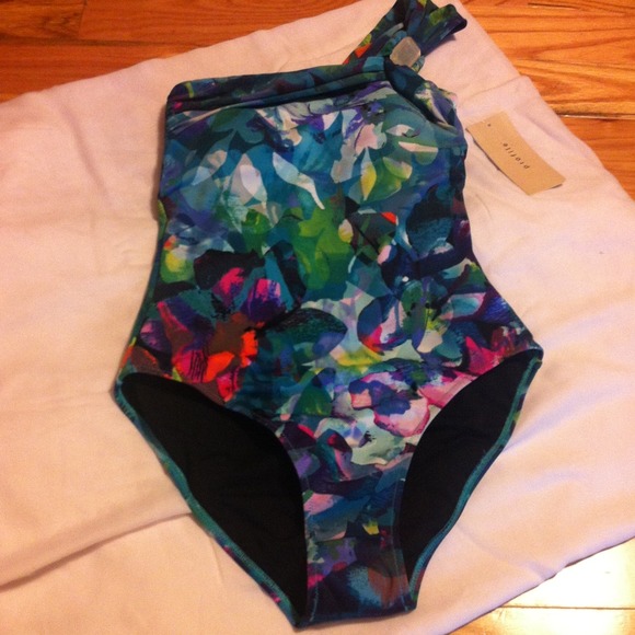💰Reduced!! Stylish and slimming swimsuit