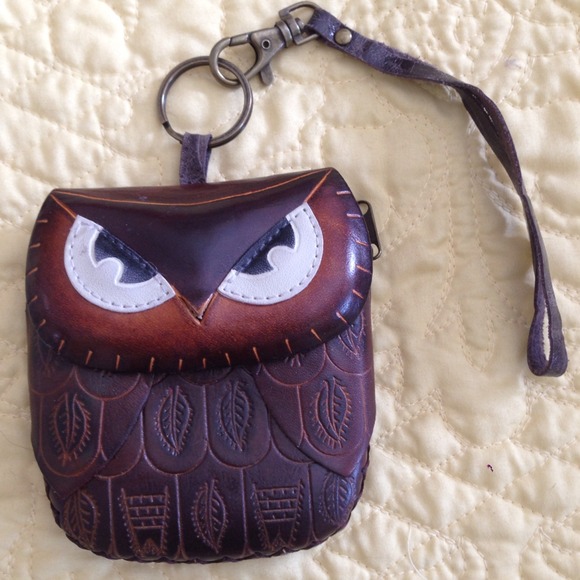 Francesca's collection Clutches & Wallets - BUNDLE THREE MIDI RINGS, OWL CLUTCH AND SCARF