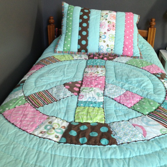 PB Teen Other - Comforter with matching pillow sham