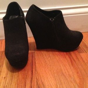 Beautiful suede platform boots
