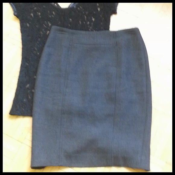 *SOLD*ANN TAYLOR LOFT Pencil skirt Sz 00 Petite