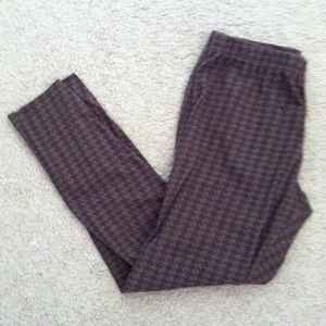 Brown on brown houndstooth leggings