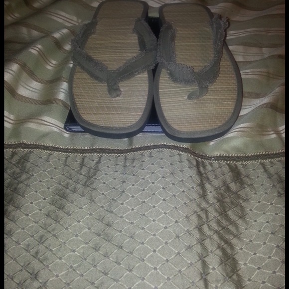 Men's flip flops size 10.5