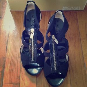 Michael by Michael Kors Berkley T strap sandals