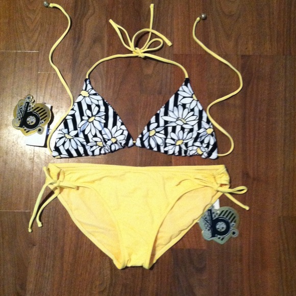 B Swimwear Other - ✂PRICE CUT✂Reversible top bikini 👙
