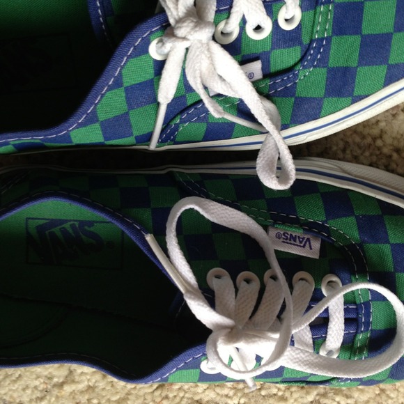 Vans - Picture 2 of 3