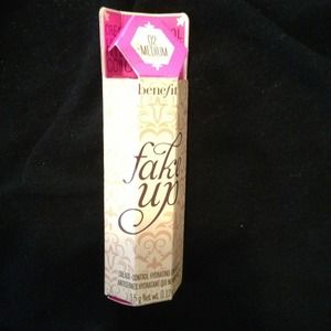 Sold!! Benefit Fakeup
