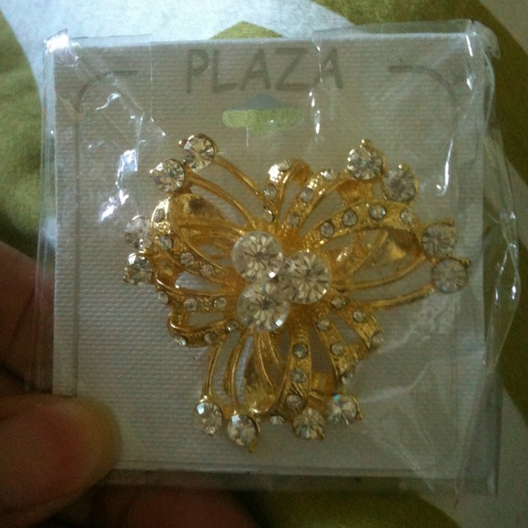 Accessories - Diamond & Gold Brooch