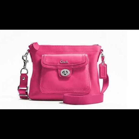 ❗Sold❗💯% Authentic Coach Leather Pocket Swingpack