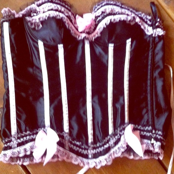 2 piece bundle: Bustier plus Ruffled Tank