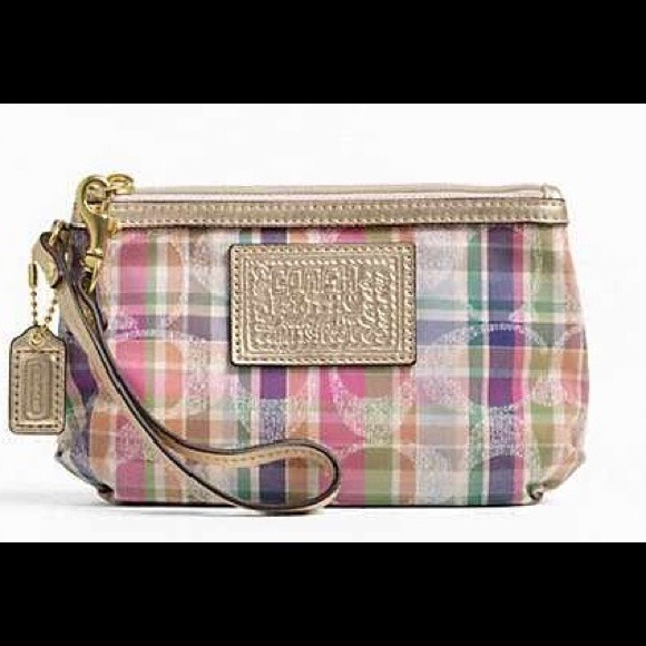 ❗Sold❗💯% Authentic coach wristlet