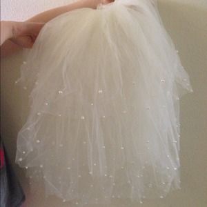 Trade Wedding veils with white perls