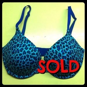 🚫SOLD🚫32DD Blue Leopard Victoria's Secret Bra