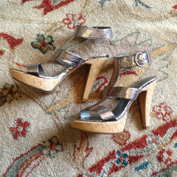 CL by Laundry Pewter Ankle Strap Sandals - Picture 1 of 4