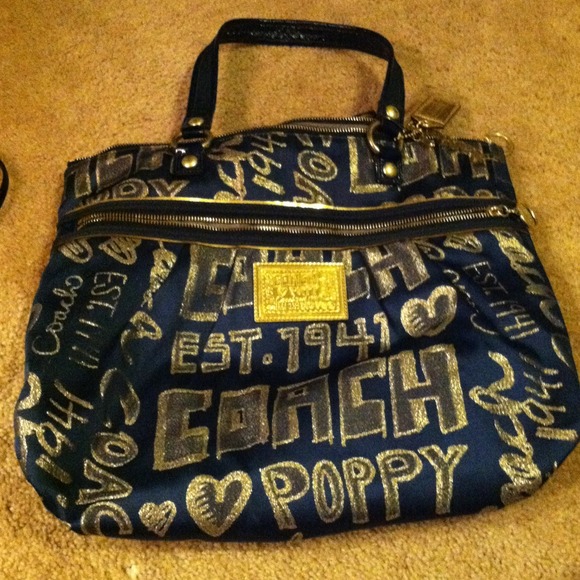 Hold Blue Coach Poppy Purse