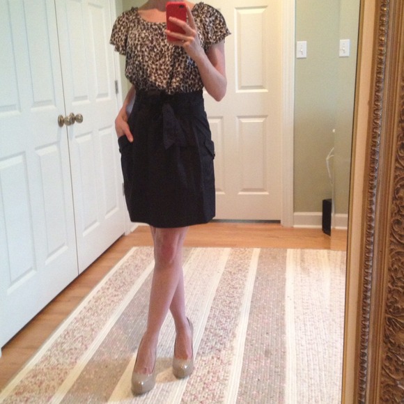 SOLD in BUNDLE-H&M Tie Front Skirt - Picture 2 of 3