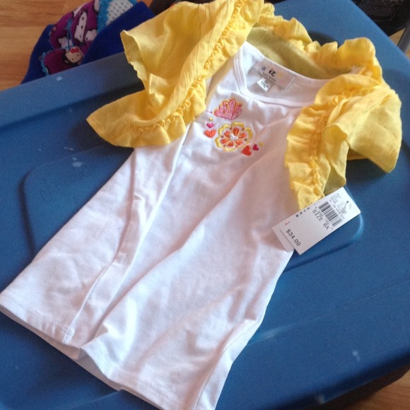 Yellow set - Picture 2 of 3
