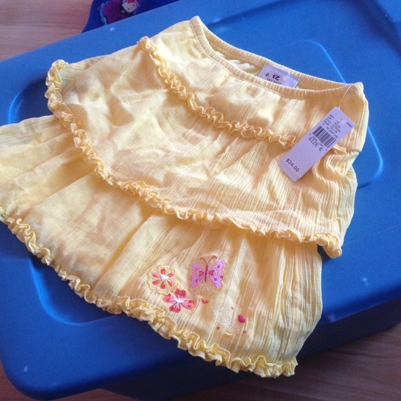 Yellow set - Picture 3 of 3