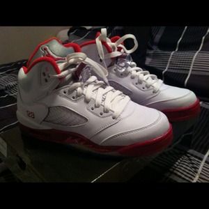 Jordan 5's Scarlett Reds