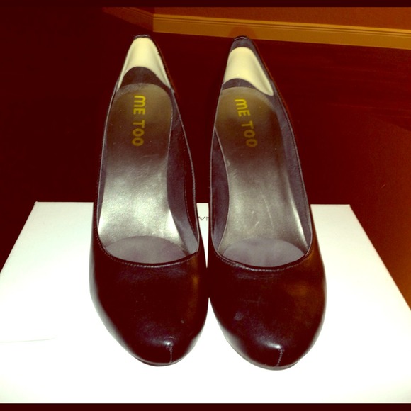 Me too black heels/pumps size 9