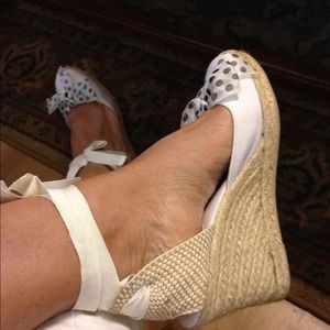 Akaubrey White Fabric Anne Klein espadrilles