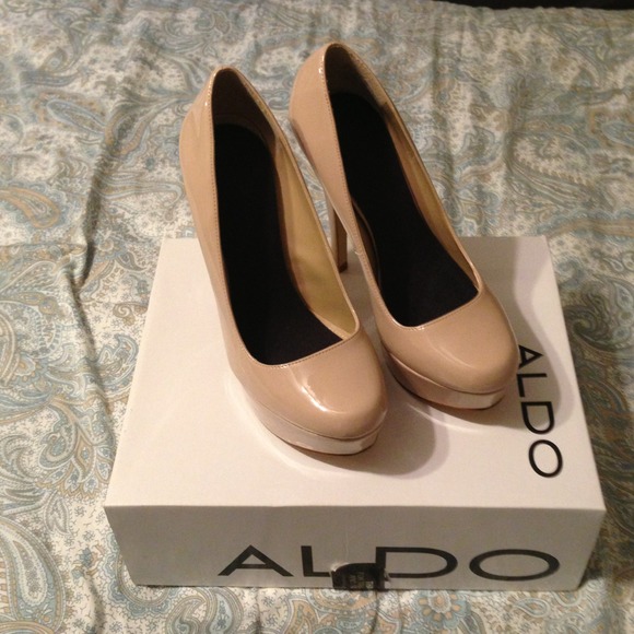 🚫SOLD🚫 Brand NEW with Gel Insoles & box