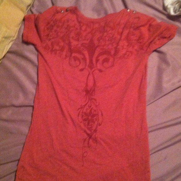 Too small - Picture 3 of 3