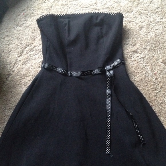 Black tube dress with tool