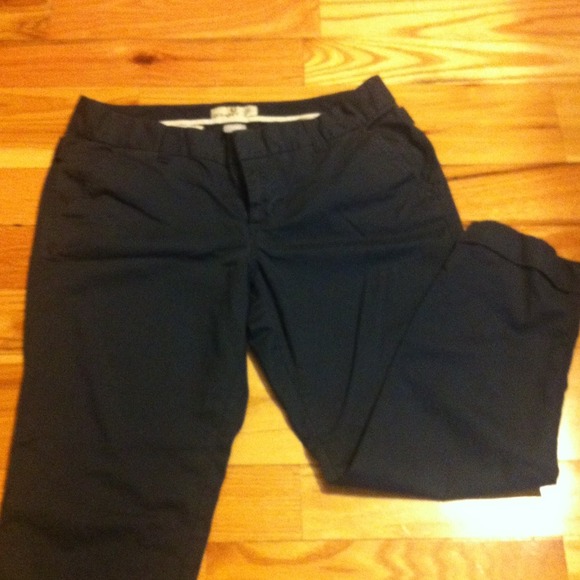 Navy capris