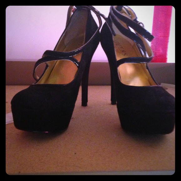 BRAND NEW size 5 black stiletto