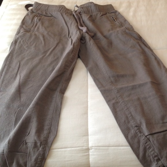 Tan linen Capri pants