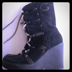 Guess boots