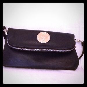 Black clutch