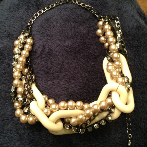 Lia Sophia necklace