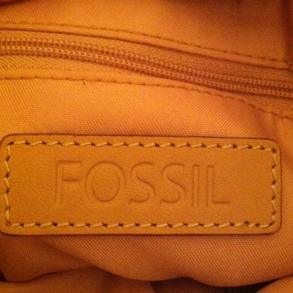 SOLD IN BUNDLE Plaid Pattern Fossil Purse!! - Picture 3 of 4