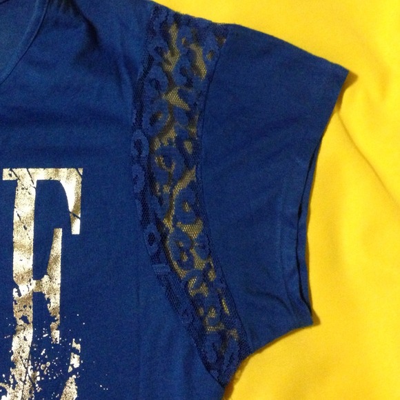 No Boundaries Love Tee - Picture 3 of 3