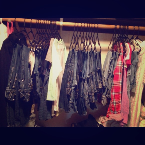Many AE&Hollister jeans. Sizes 4-9. - Picture 1 of 4