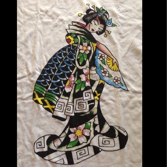 Ed hardy women's off white small Geisha t-shirt