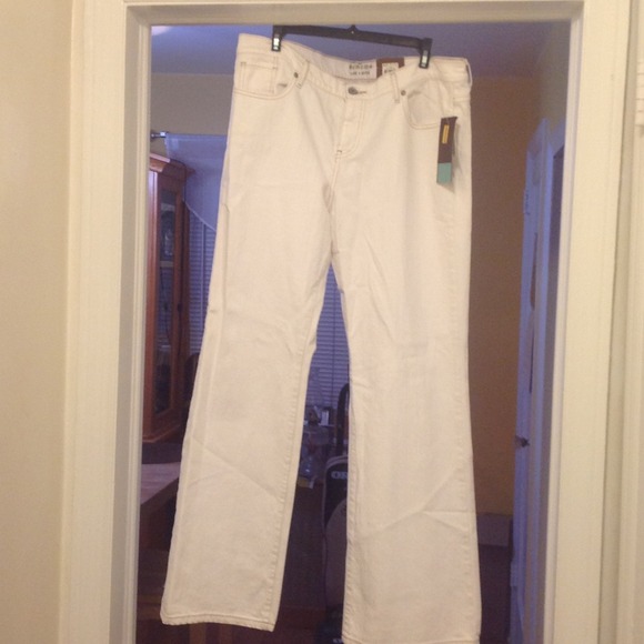 White denim jeans