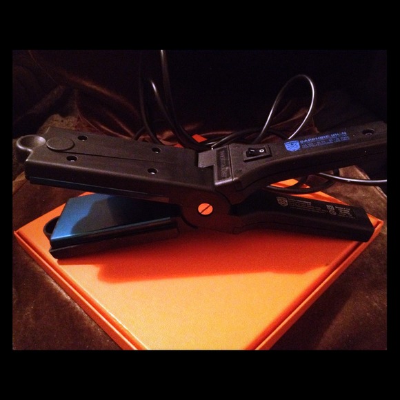 Top of the line Sapphire hair iron by Solano