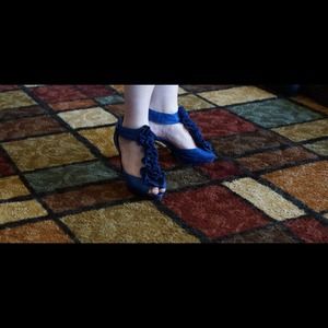 🔴SOLD🔴🐳Blue Heels🐳